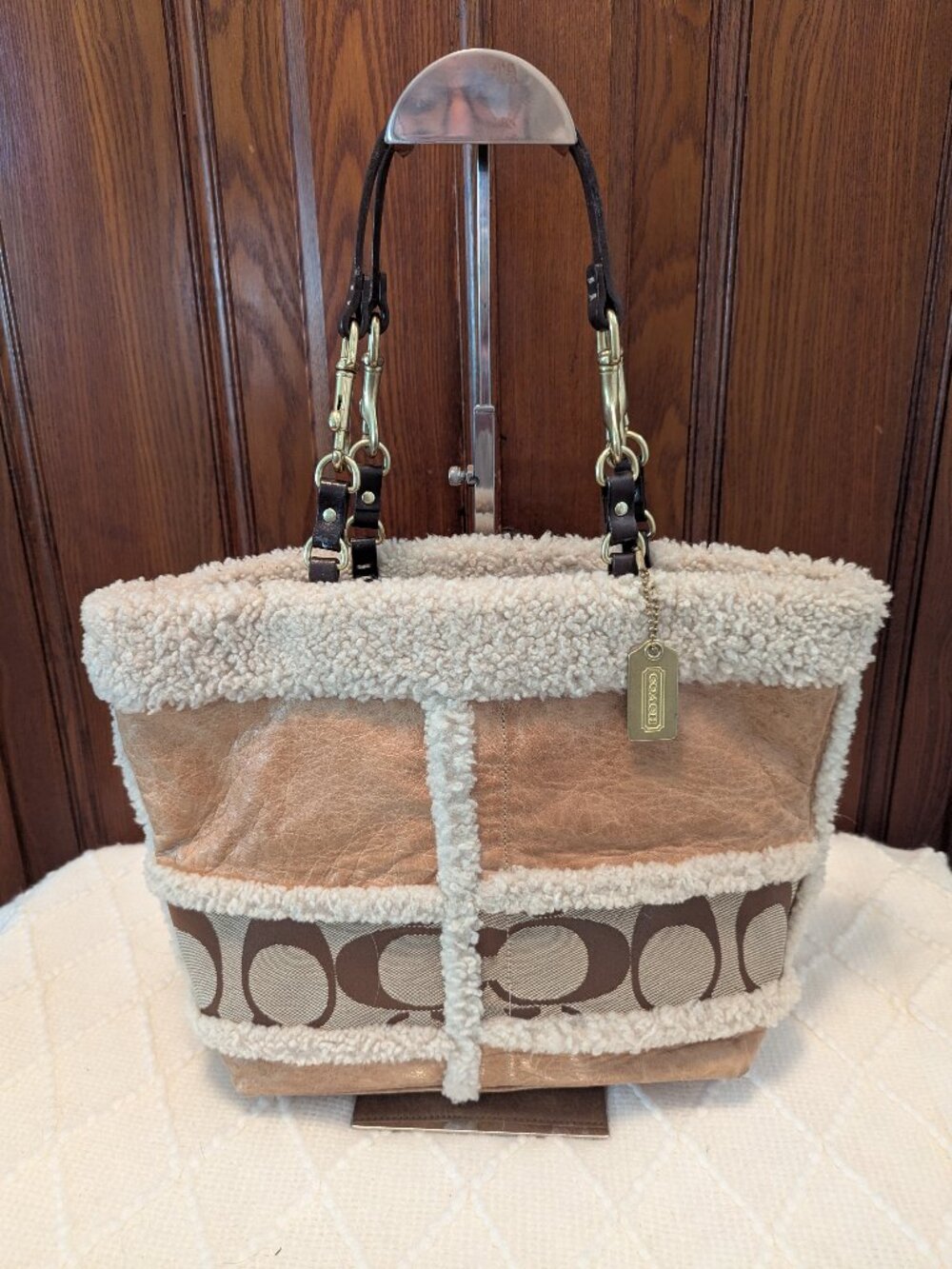 Coach Vintage 2006 Hamptons Shearling Signature Tote F06S-10393
